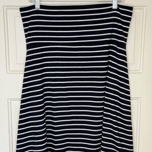 Old Navy Navy and White Striped Skirt Size Large